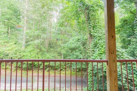 Lodge G Sasquatch Lodges Sleeps 13 Gatlinburg Bagian luar foto